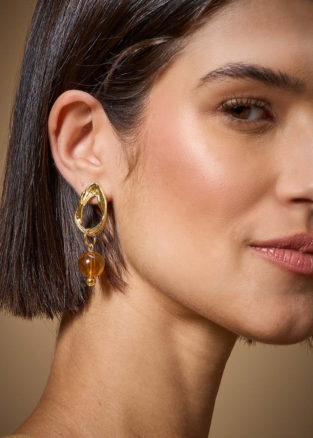 75.40.3721DOU BRINCO COM PINGENTE EM RESINA