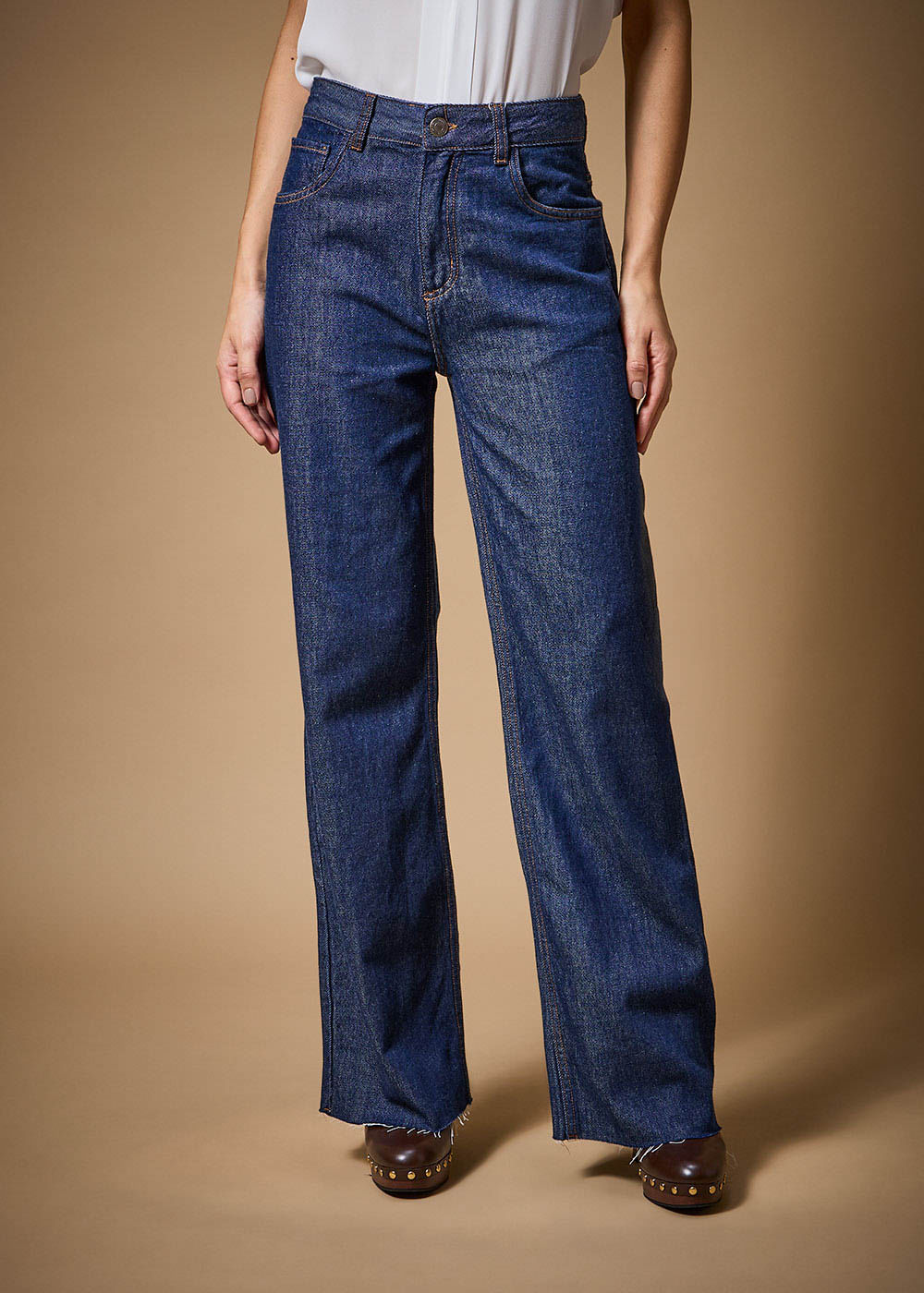 12.25.3703AMA CALÇA WIDE LEG JEANS BARRA A FIO