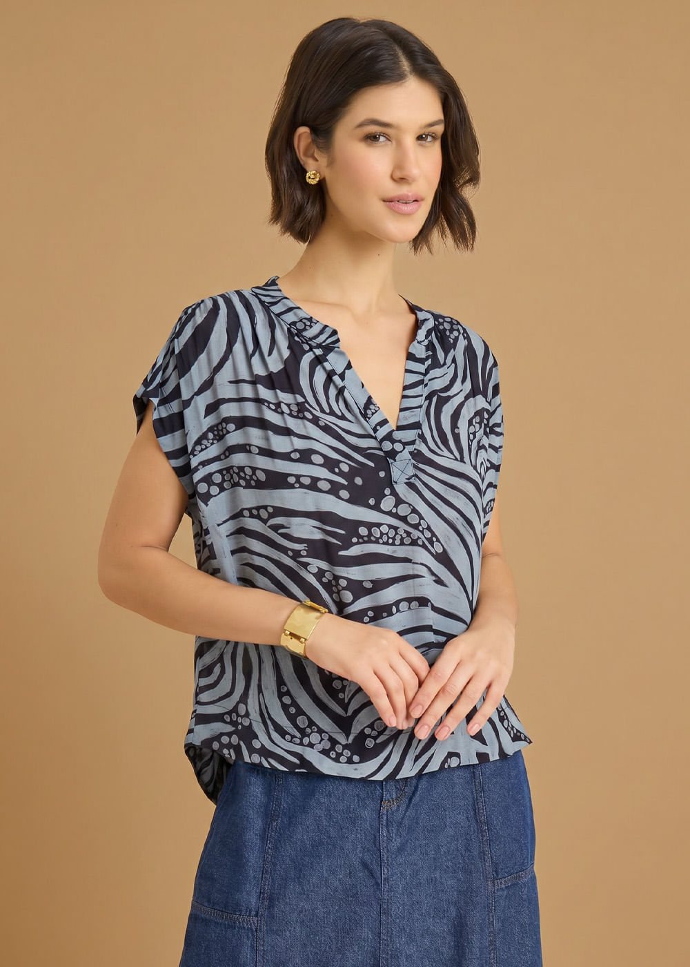 57.20.3709EST BLUSA M/C ESTAMPA BRUMA SORA