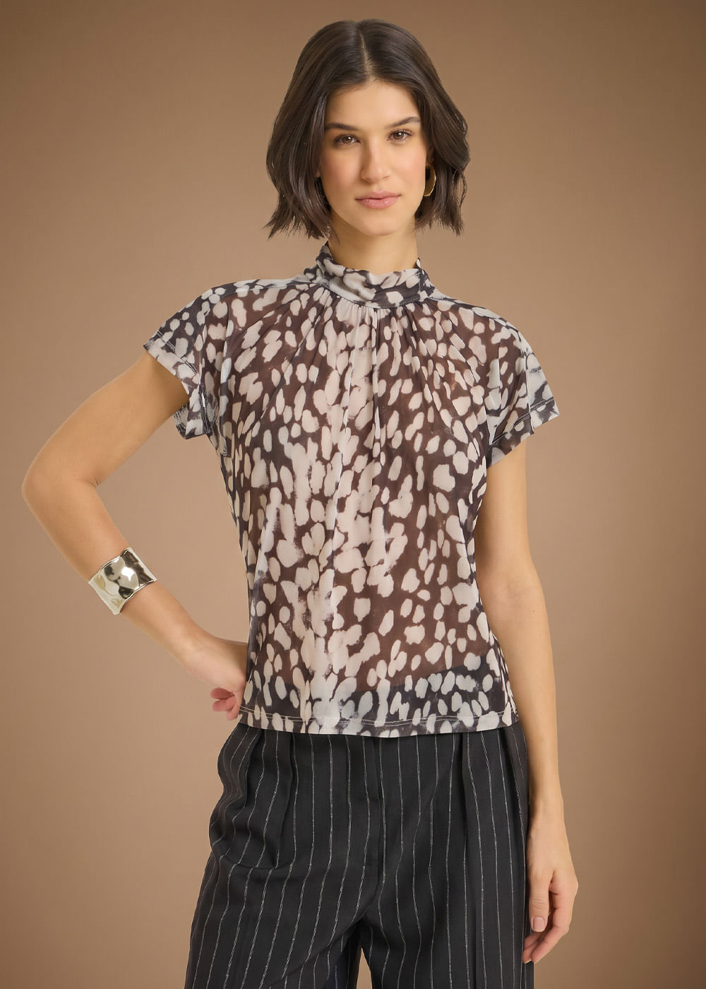 67.20.3704EST BLUSA DE TULE M/C ESTAMPA PLUME